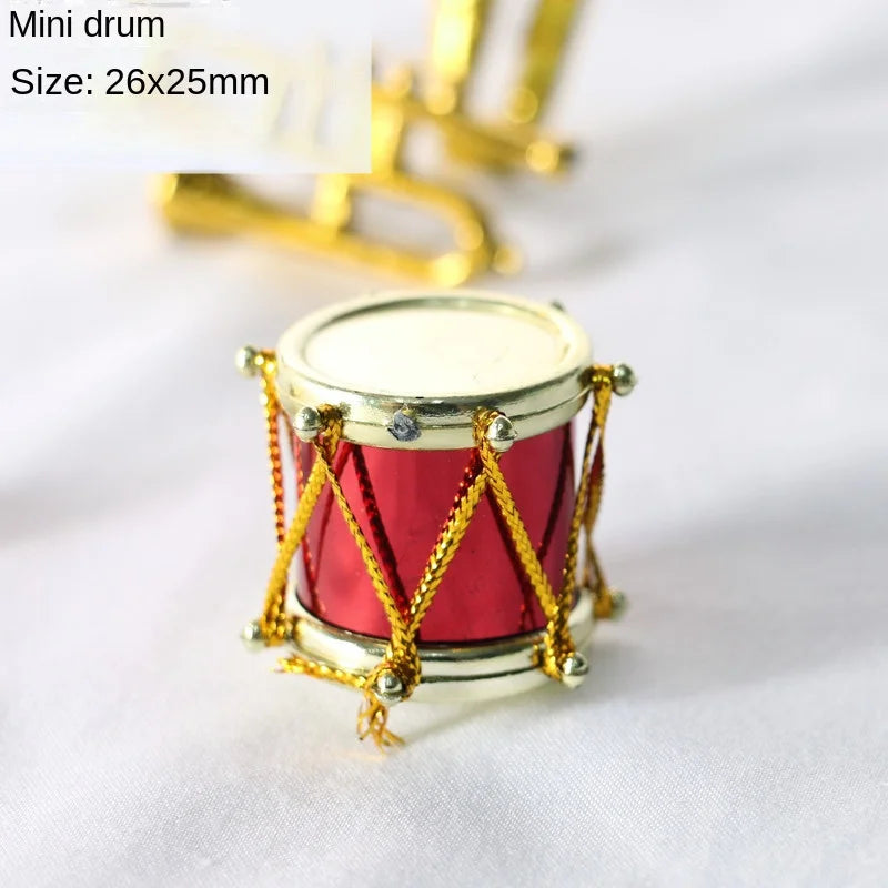 Saxofone miniatura para Dollhouse, modelo de instrumentos musicais clássicos, mini ornamentos musicais, presentes de Natal, acessórios para decoração