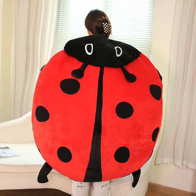 Venda quente interessante wearable joaninha escudo engraçado festa cosplay boneca recheado macio pelúcia dormir travesseiro cama almofada jogo presente