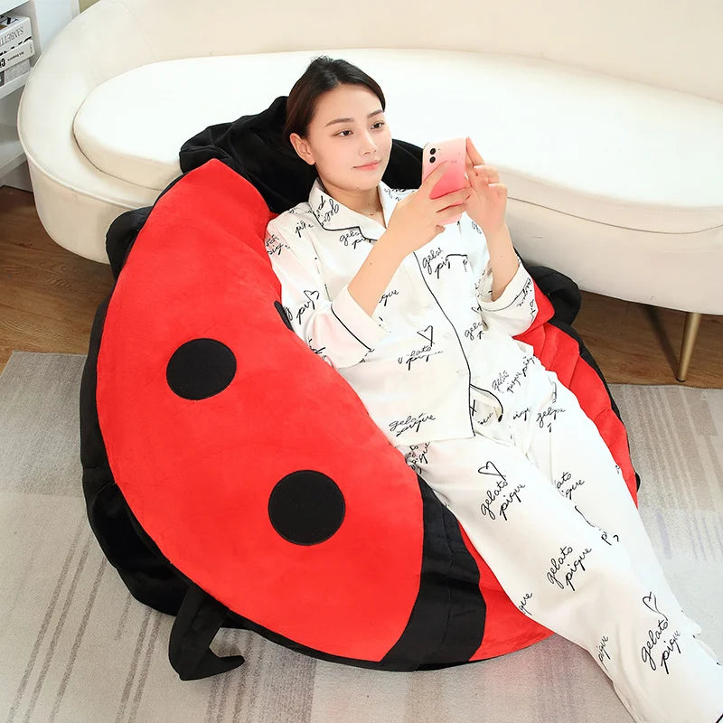 Venda quente interessante wearable joaninha escudo engraçado festa cosplay boneca recheado macio pelúcia dormir travesseiro cama almofada jogo presente