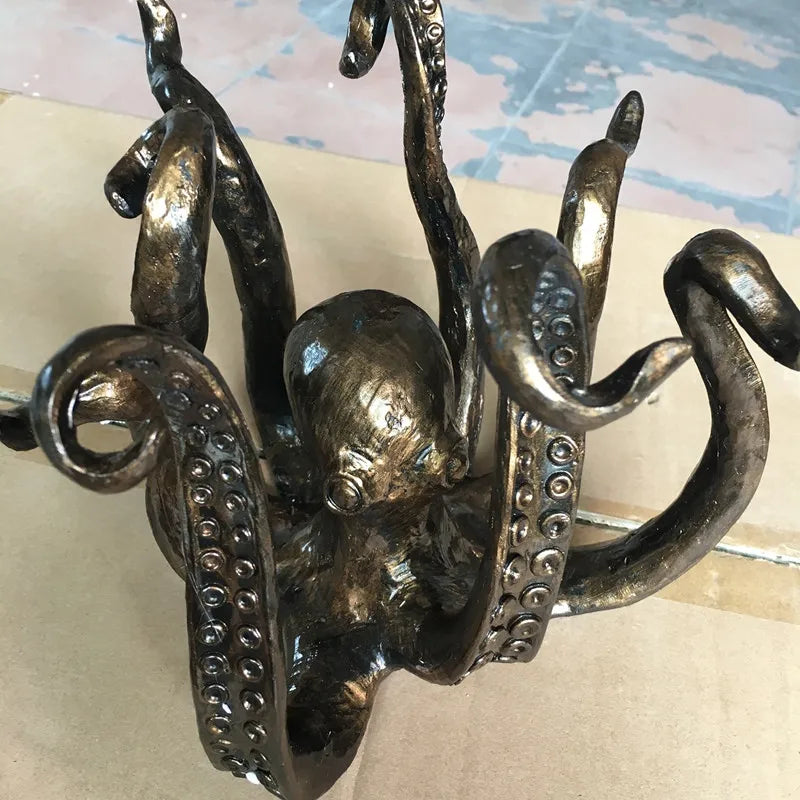 Polvo Guardião de Canecas – Suporte Decorativo de Resina para Chá